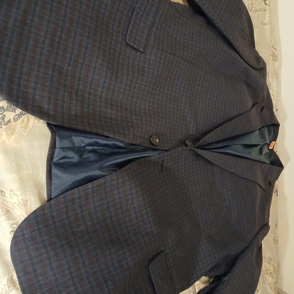Stafford Blue Blazer. Sean John Blk Blazer. - Picture 7 of 8